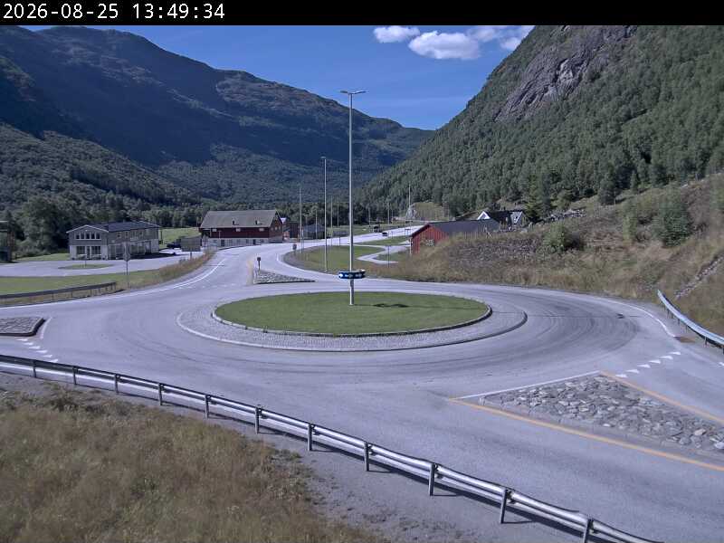 Borlaugkrysset aust, retning Lærdal