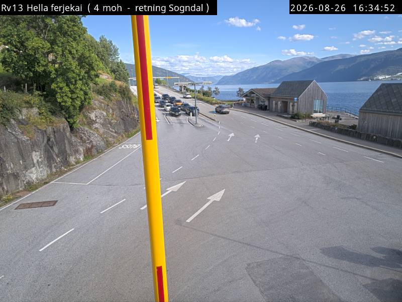 Hella ferjekai, retning Sogndal